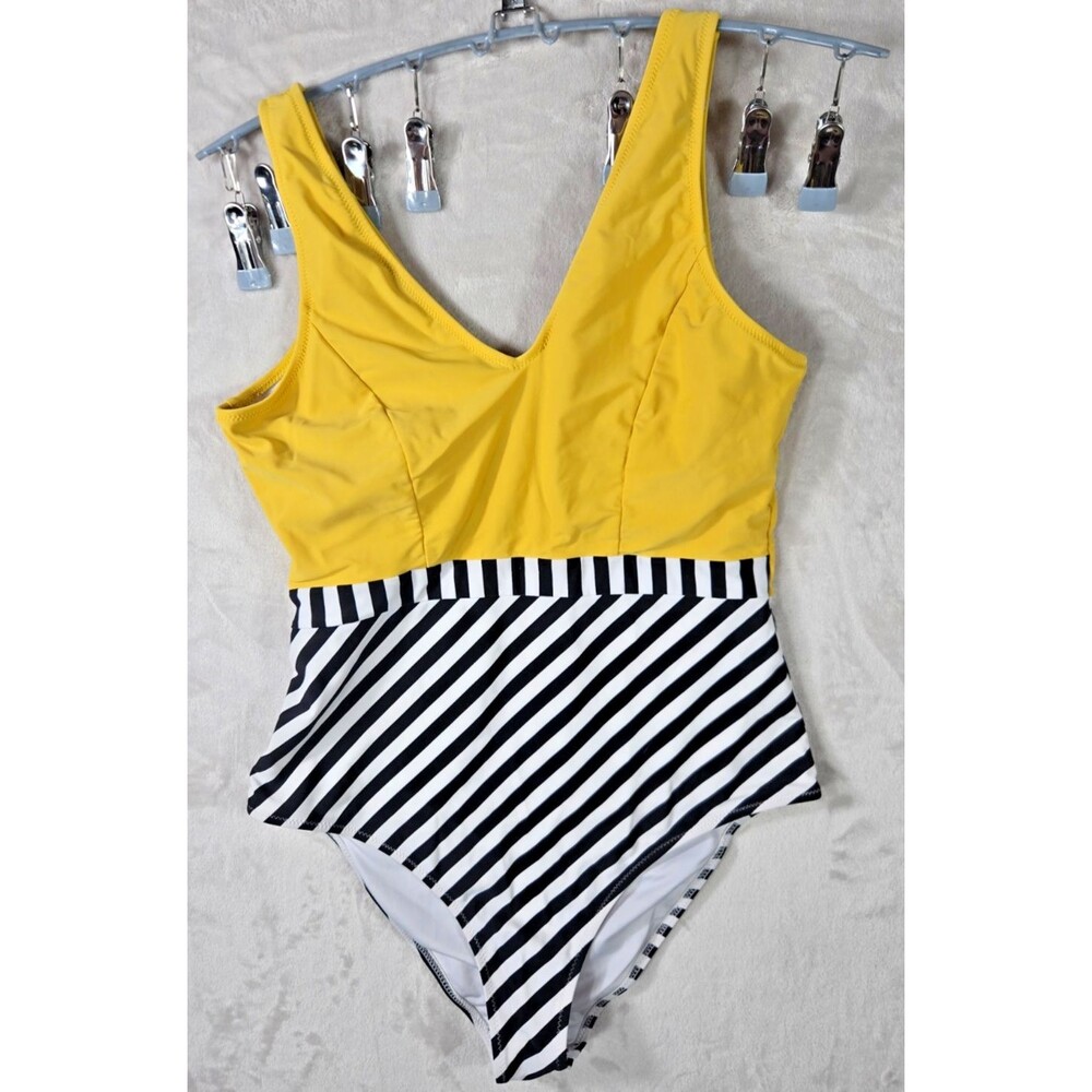Cupshe Black V Neck One Piece Swimsuit Cutout Back ASL0179BB XL NWT